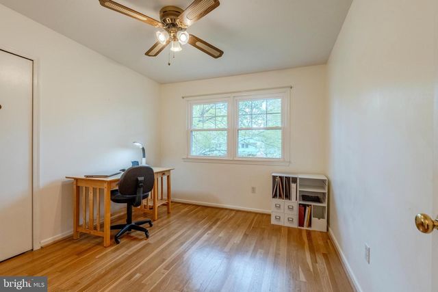 8717 HIGDON DR, Vienna, VA 22182