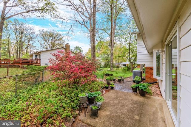 8717 HIGDON DR, Vienna, VA 22182