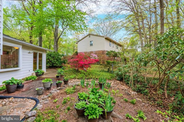 8717 HIGDON DR, Vienna, VA 22182