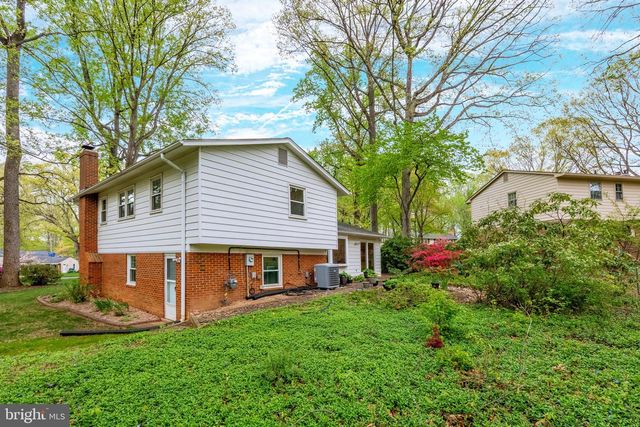 8717 HIGDON DR, Vienna, VA 22182
