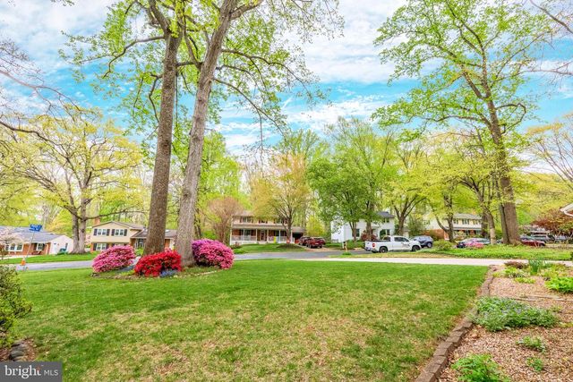 8717 HIGDON DR, Vienna, VA 22182
