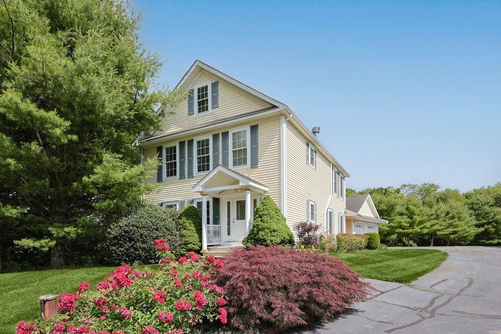 349 County St, Seekonk, MA 02771