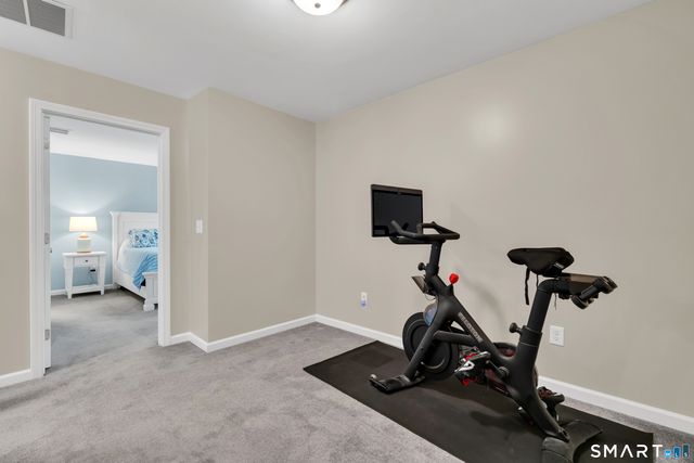 19 Brighton Park Way 19, Bloomfield, CT 06002