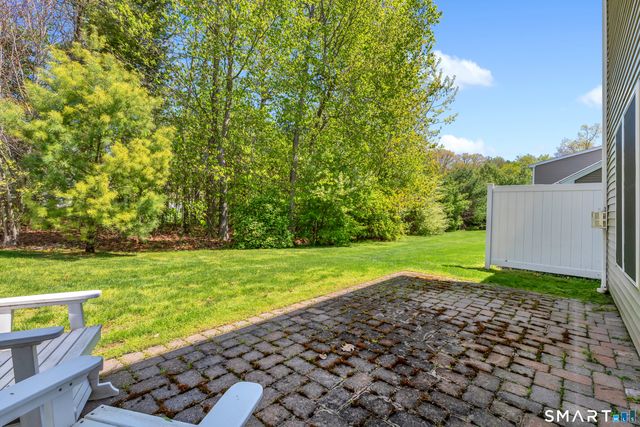 19 Brighton Park Way 19, Bloomfield, CT 06002
