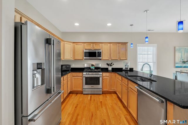 19 Brighton Park Way 19, Bloomfield, CT 06002