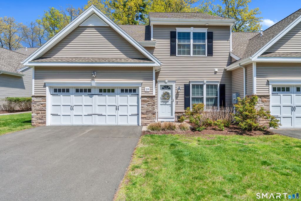 19 Brighton Park Way 19, Bloomfield, CT 06002