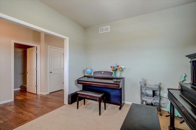 490 Wynnwood Drive, Verona, WI 53593