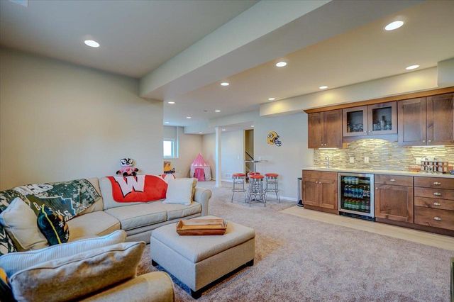 490 Wynnwood Drive, Verona, WI 53593