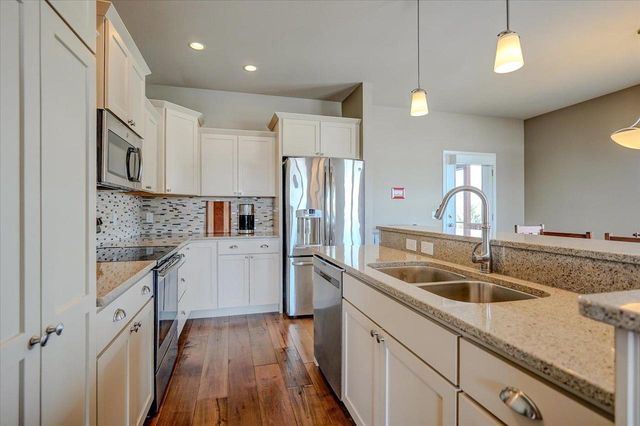 490 Wynnwood Drive, Verona, WI 53593