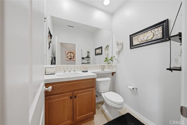 28382 Beacon Bay Circle, Menifee, CA 92585