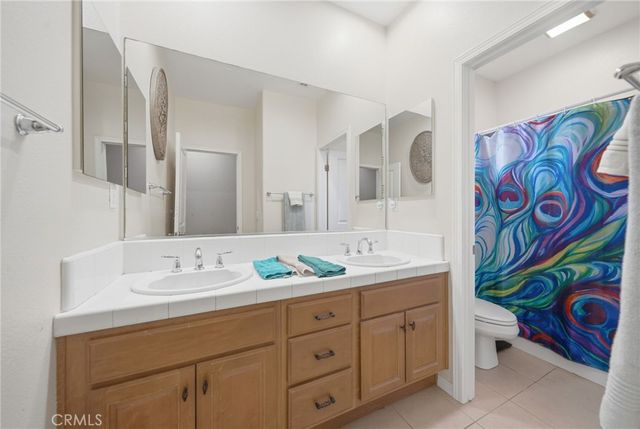 28382 Beacon Bay Circle, Menifee, CA 92585