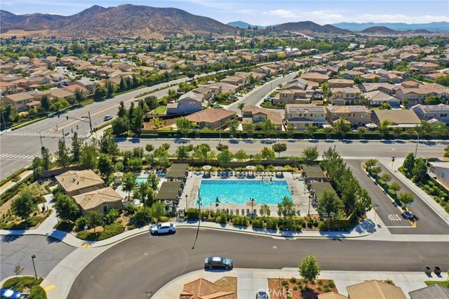 28382 Beacon Bay Circle, Menifee, CA 92585