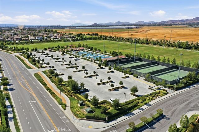28382 Beacon Bay Circle, Menifee, CA 92585