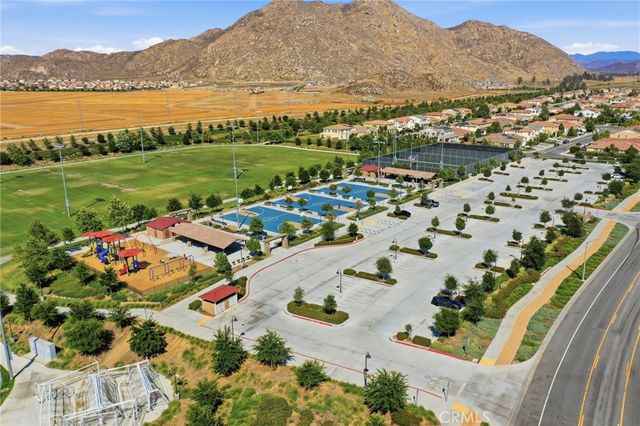 28382 Beacon Bay Circle, Menifee, CA 92585