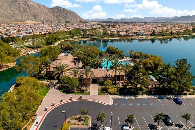 28382 Beacon Bay Circle, Menifee, CA 92585