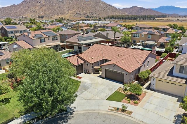 28382 Beacon Bay Circle, Menifee, CA 92585