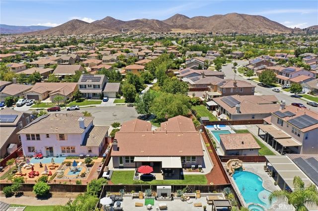 28382 Beacon Bay Circle, Menifee, CA 92585