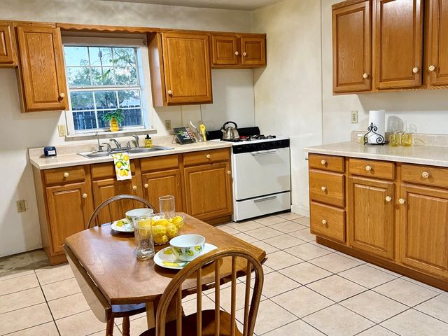 811 Akin St, San Angelo, TX 76903