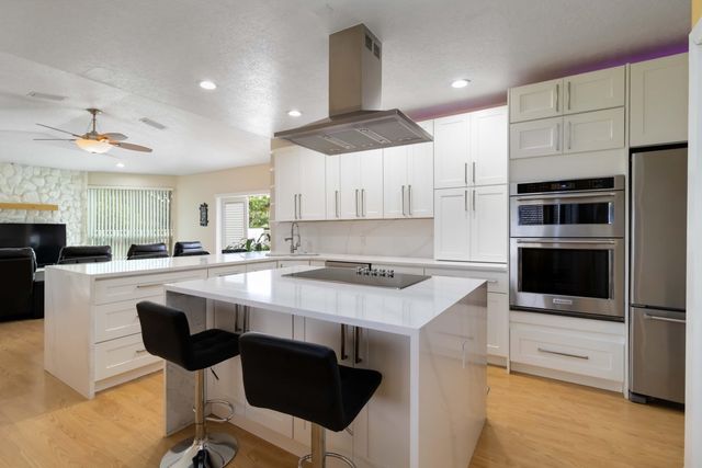 3290 SW 131st Terrace, Davie, FL 33330