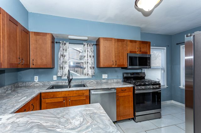 3122 Madison Avenue, Des Moines, IA 50310