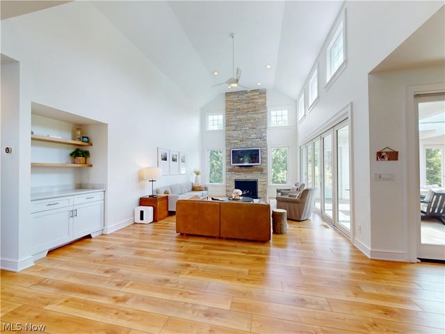 9830 Greenway Trail, Chagrin Falls, OH 44023