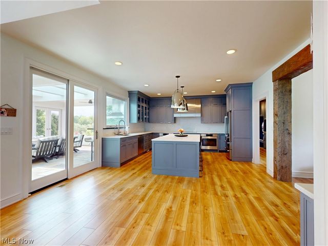 9830 Greenway Trail, Chagrin Falls, OH 44023
