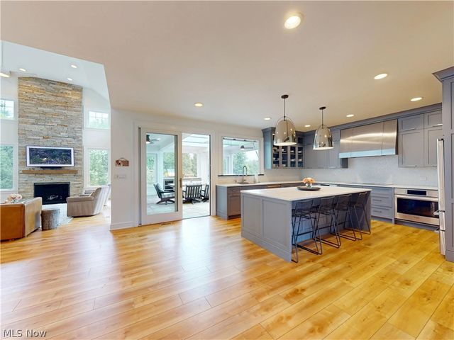 9830 Greenway Trail, Chagrin Falls, OH 44023
