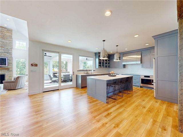 9830 Greenway Trail, Chagrin Falls, OH 44023
