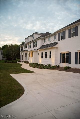 9830 Greenway Trail, Chagrin Falls, OH 44023