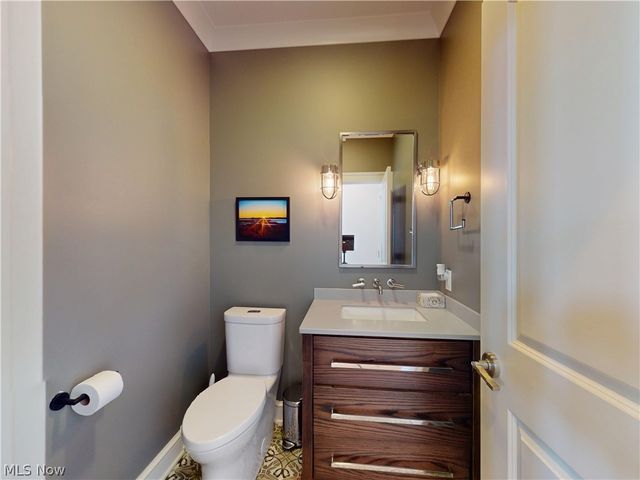 9830 Greenway Trail, Chagrin Falls, OH 44023