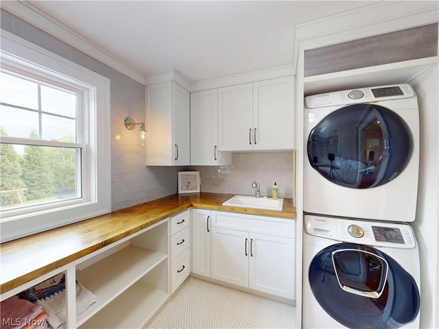 9830 Greenway Trail, Chagrin Falls, OH 44023