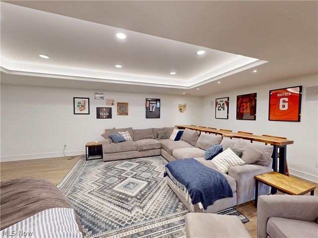 9830 Greenway Trail, Chagrin Falls, OH 44023