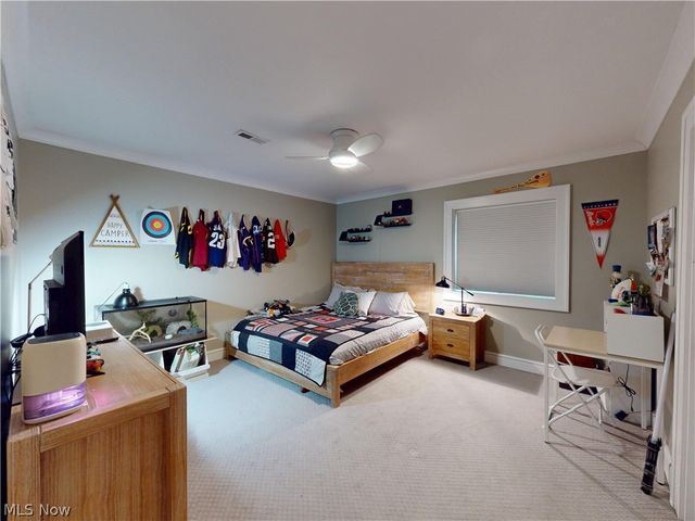 9830 Greenway Trail, Chagrin Falls, OH 44023