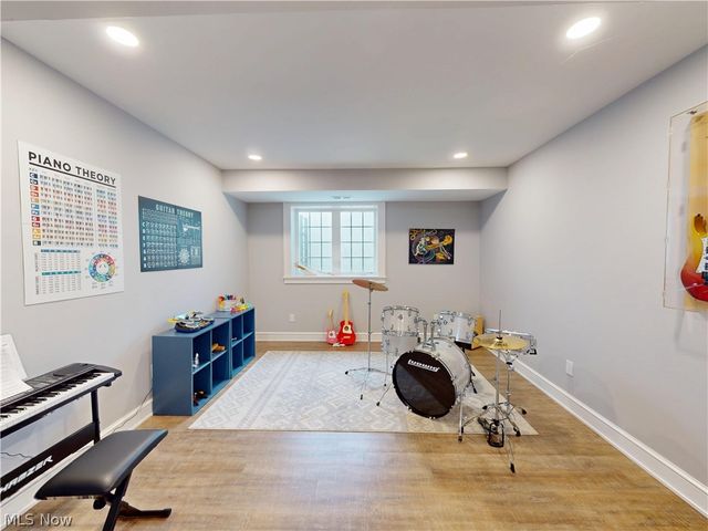 9830 Greenway Trail, Chagrin Falls, OH 44023
