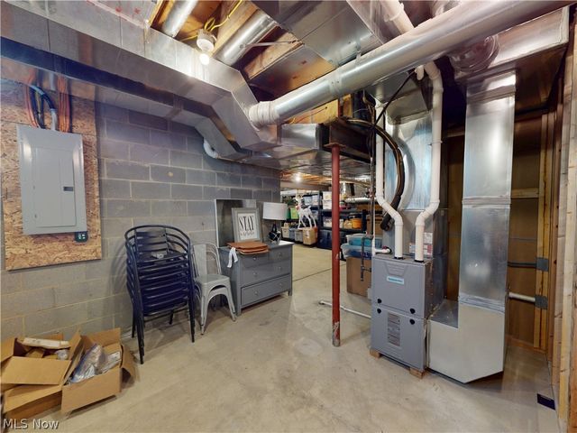 9830 Greenway Trail, Chagrin Falls, OH 44023