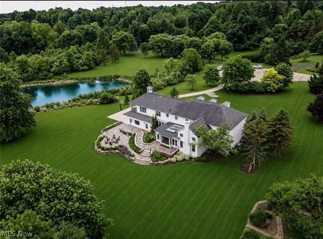 9830 Greenway Trail, Chagrin Falls, OH 44023