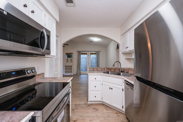 1814 Calgary Trail, Little Rock, AR 72211