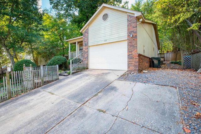 1814 Calgary Trail, Little Rock, AR 72211