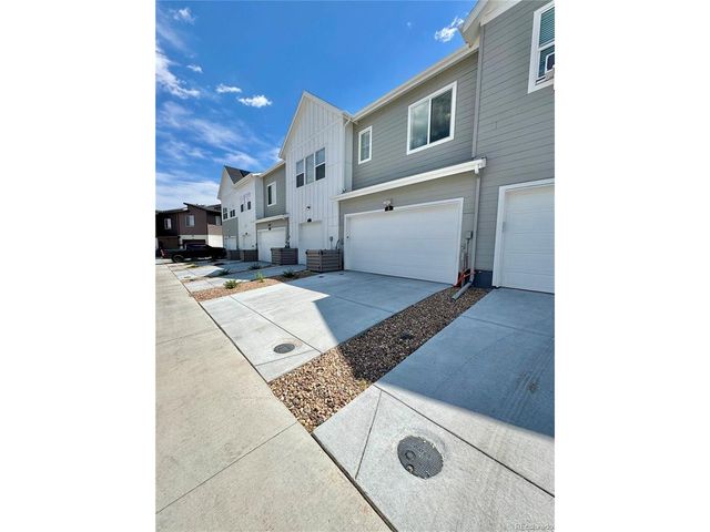 9072 Gladiola Way B, Arvada, CO 80005