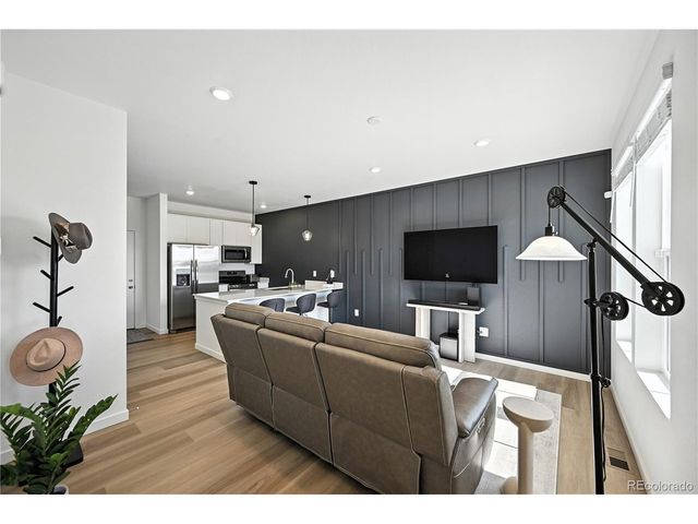 9072 Gladiola Way B, Arvada, CO 80005