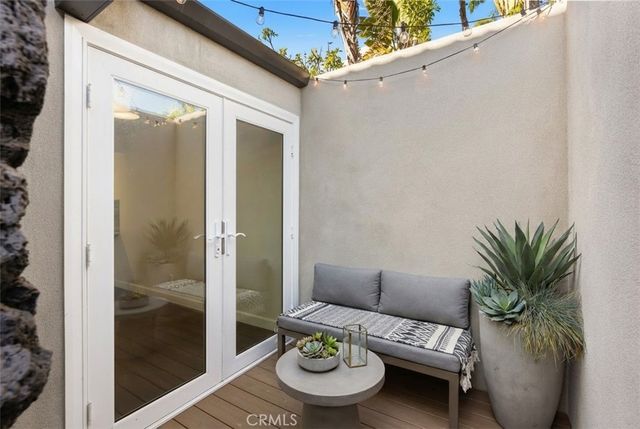 327 62nd Street, Newport Beach, CA 92663