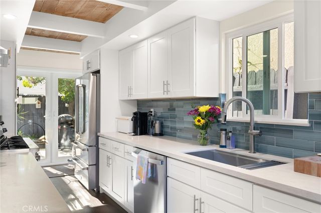 327 62nd Street, Newport Beach, CA 92663