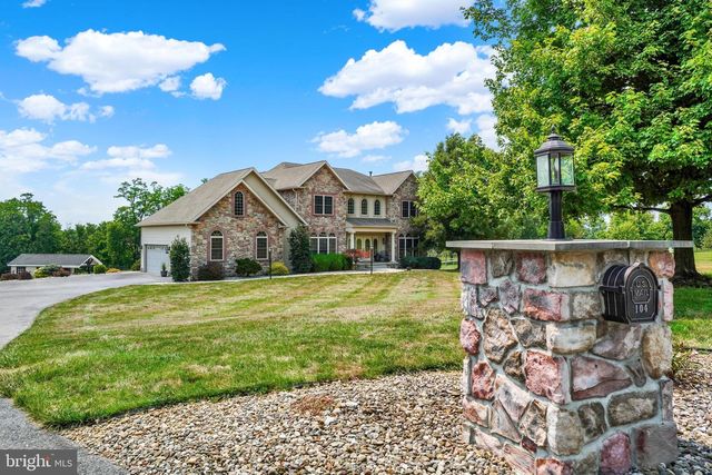 104 MONUMENT DR, Elizabethtown, PA 17022