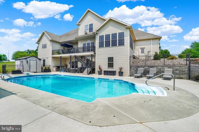 104 MONUMENT DR, Elizabethtown, PA 17022