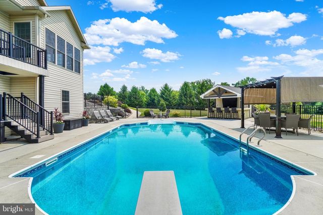 104 MONUMENT DR, Elizabethtown, PA 17022