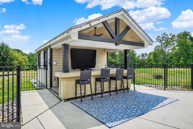 104 MONUMENT DR, Elizabethtown, PA 17022