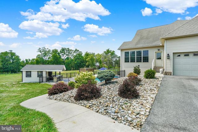 104 MONUMENT DR, Elizabethtown, PA 17022
