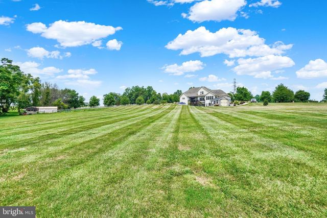 104 MONUMENT DR, Elizabethtown, PA 17022