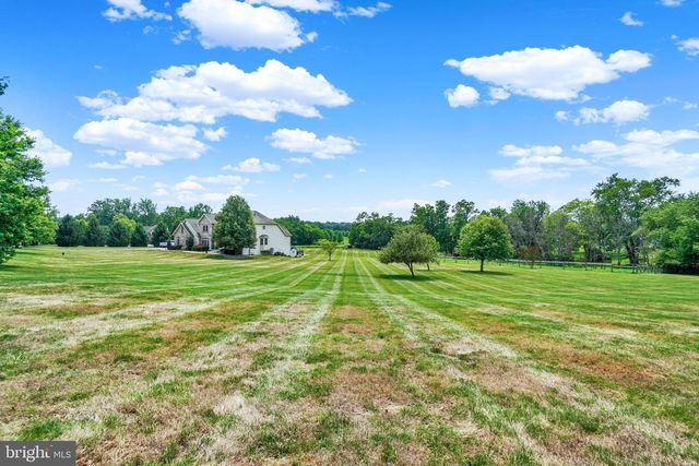 104 MONUMENT DR, Elizabethtown, PA 17022