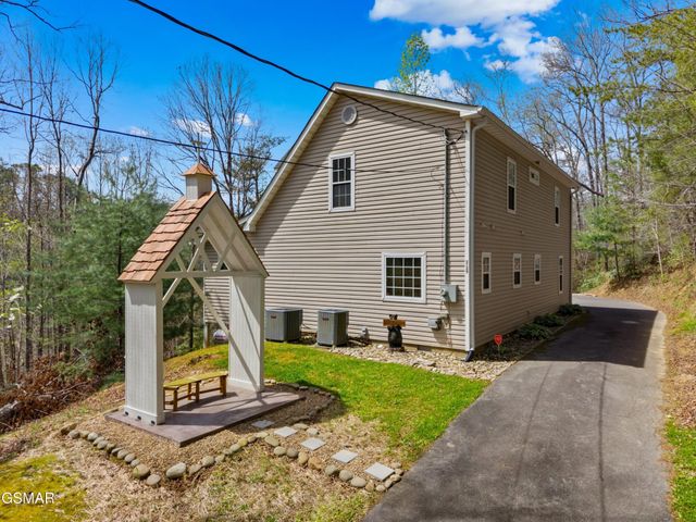 2129 Duck Pond Lane, Sevierville, TN 37876
